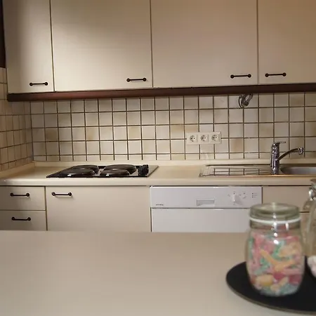 21080 Apartment *