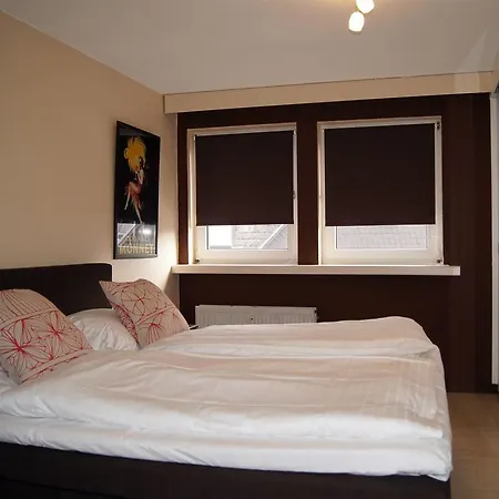 21080 Apartment